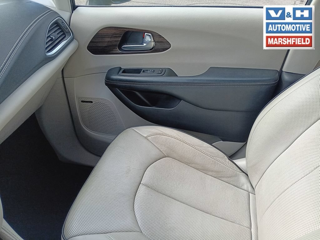 Used 2021 Chrysler Pacifica Limited w/ Premium & Safety Sphere Group AWD/4WD image 16