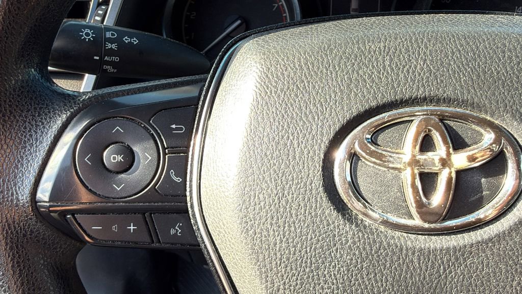 Used 2019 Toyota Camry LE image 7