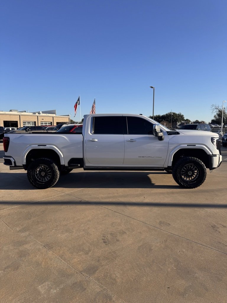 Used 2024 GMC Sierra 2500 Denali Ultimate image 9