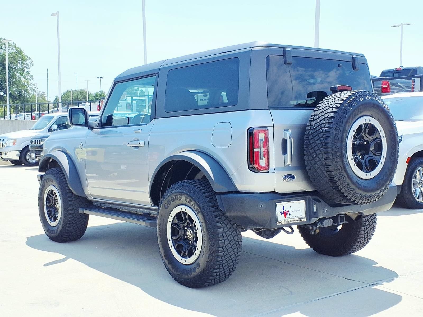 Used 2022 Ford Bronco Outer Banks w/ Sasquatch Package AWD/4WD image 2