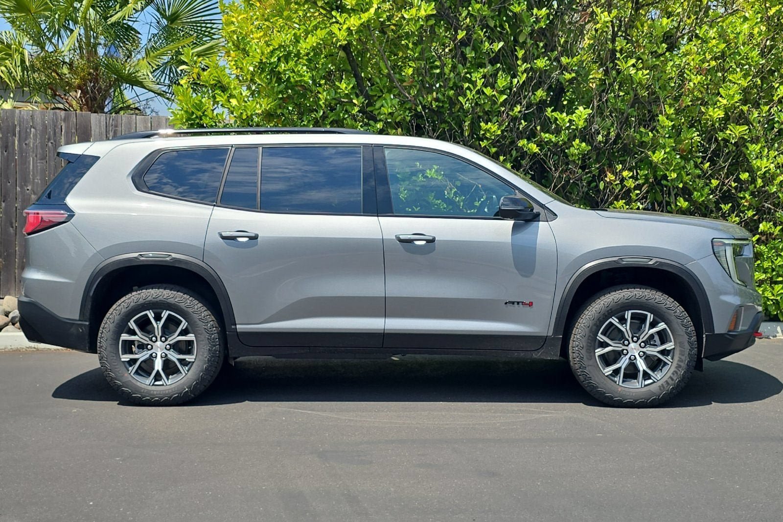 New 2026 GMC Acadia AT4 AWD/4WD image 3