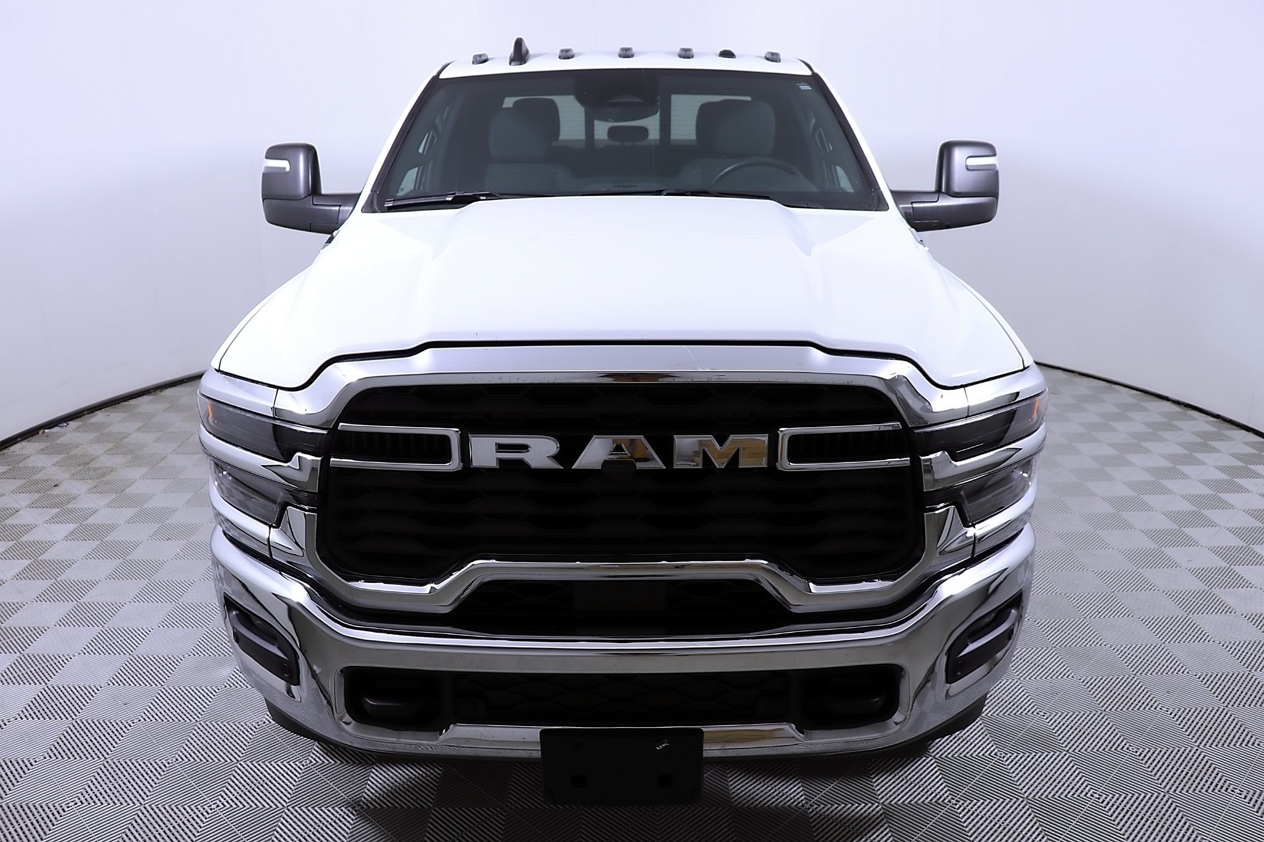 Used 2025 RAM 2500 Tradesman AWD/4WD image 4