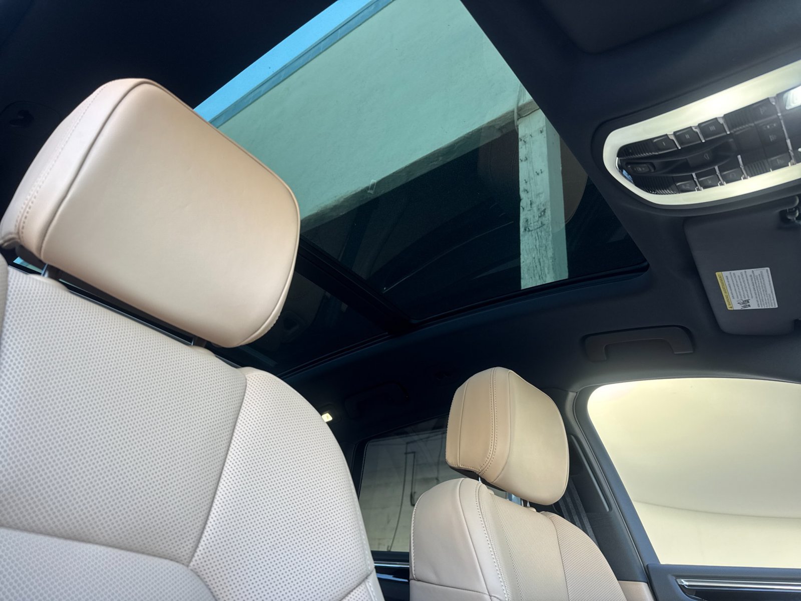 Certified 2026 Porsche Macan AWD/4WD image 19