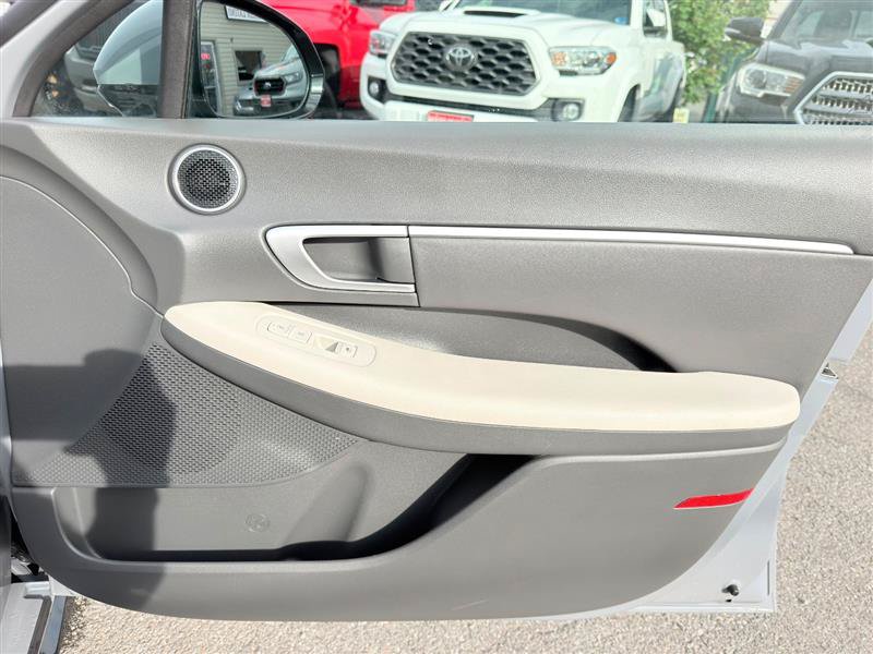 Used 2025 Hyundai Sonata SEL FWD image 24