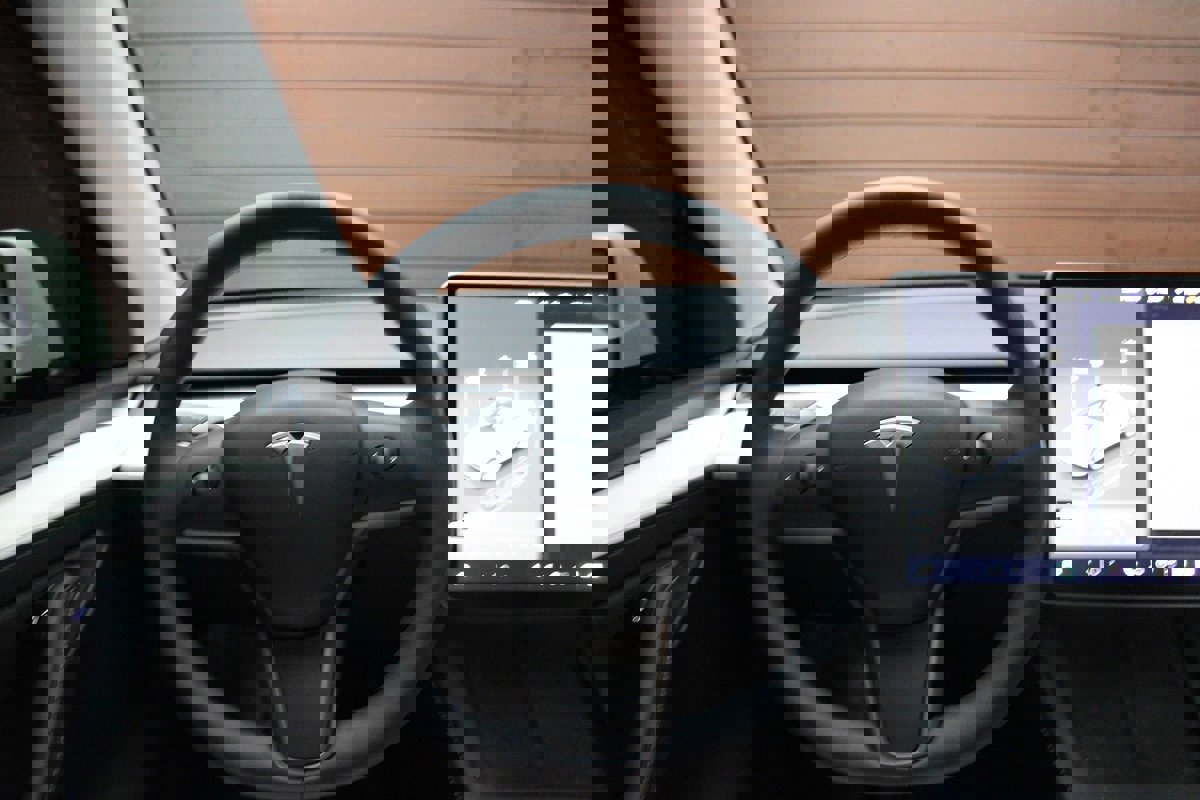 Used 2023 Tesla Model Y Long Range image 28