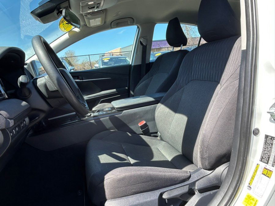 Used 2025 Toyota Camry LE FWD image 9