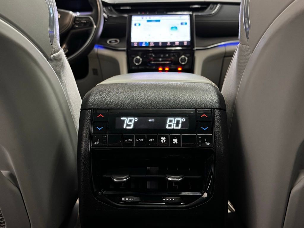 Certified 2022 Jeep Grand Cherokee L Overland w/ Luxury Tech Group IV image 10