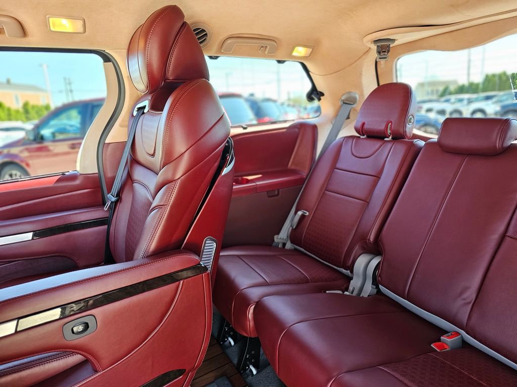 Used 2019 Toyota Sienna XLE w/ XLE Navigation Package image 55