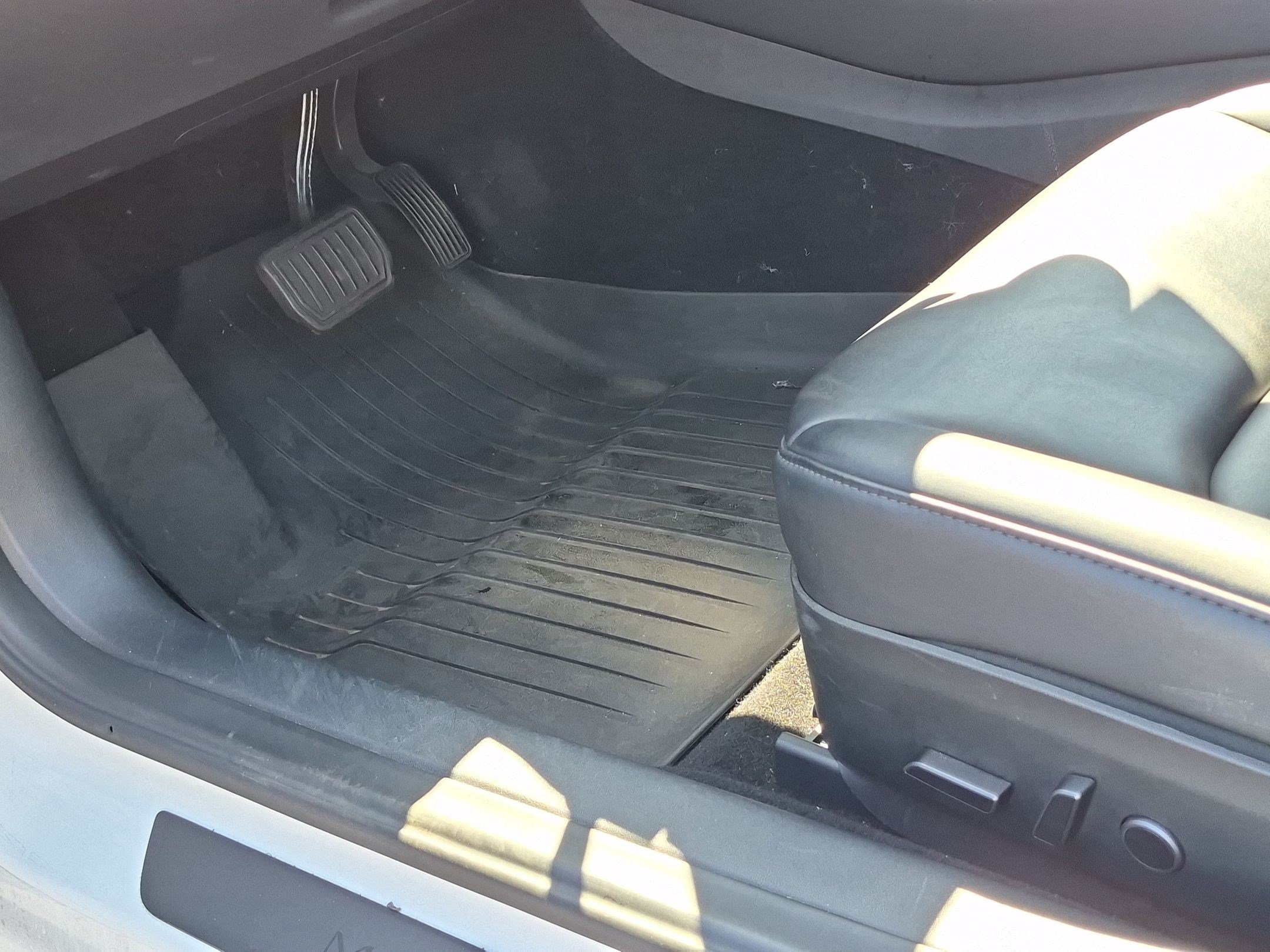 Used 2023 Tesla Model 3 Standard Range RWD image 17