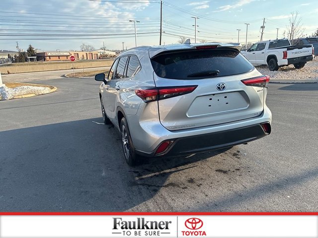 Used 2023 Toyota Highlander XLE image 10