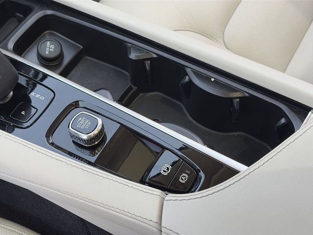 Used 2024 Volvo XC90 B5 Core w/ Protection Package Premier AWD/4WD image 32