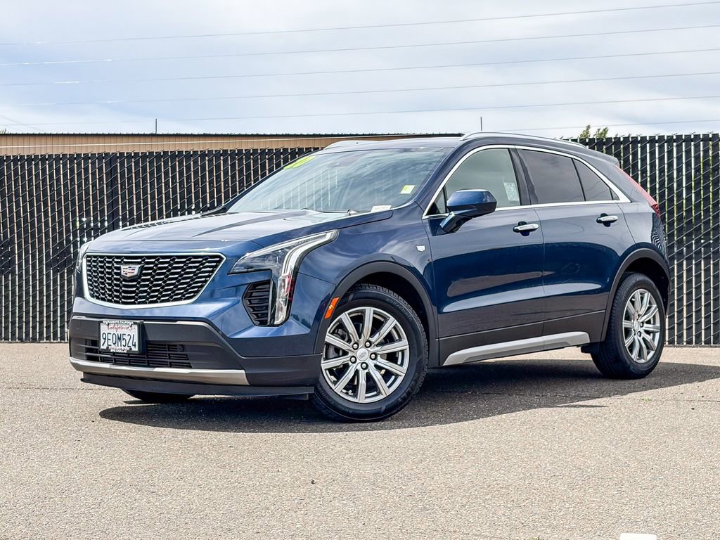 Used 2020 Cadillac XT4 Premium Luxury FWD image 1