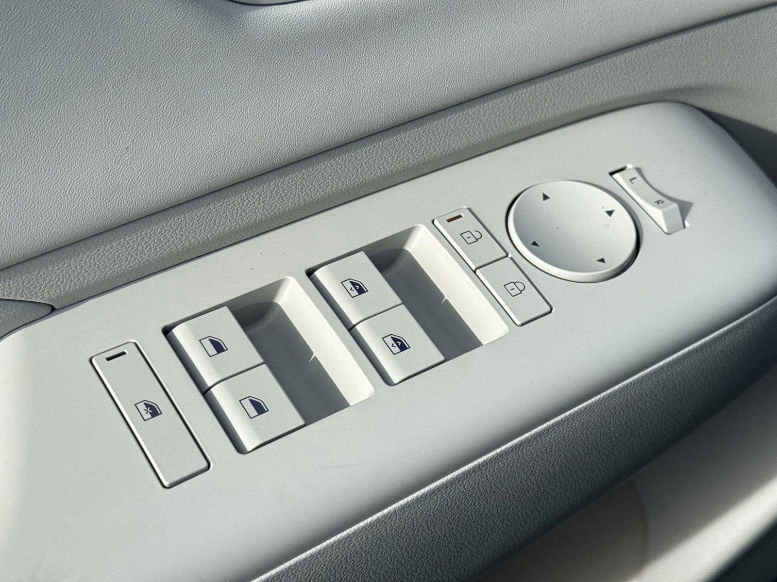 New 2026 Hyundai Kona Limited image 16