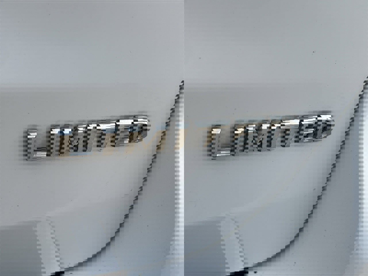 Used 2017 Jeep Grand Cherokee Limited w/ Luxury Group II image 6