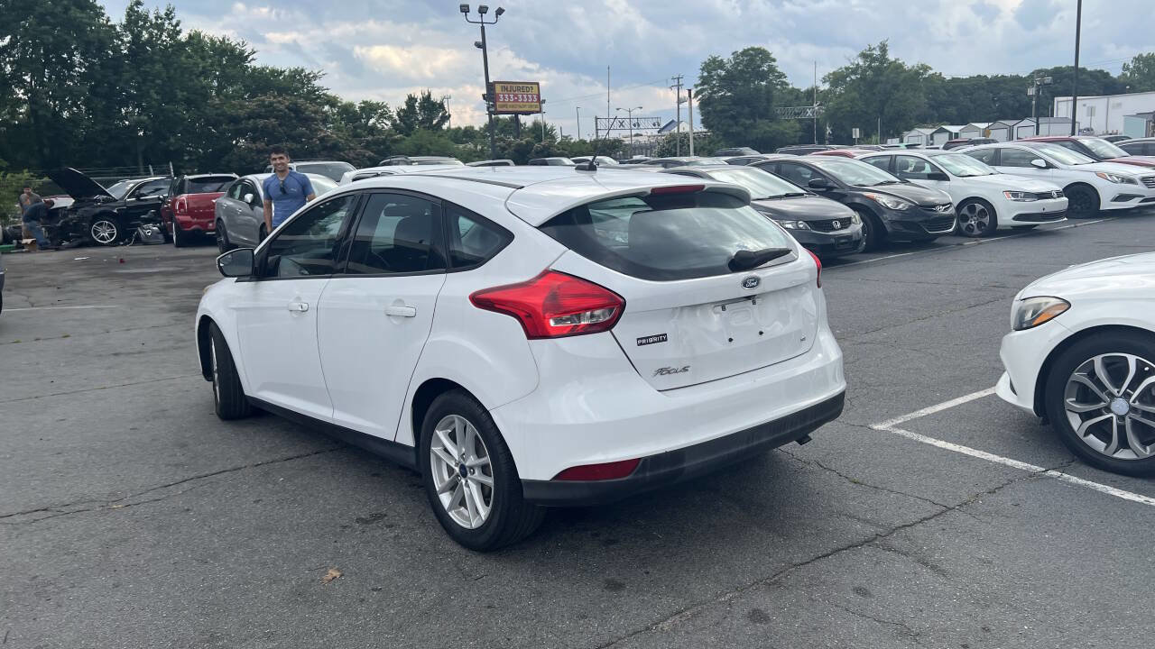 Used 2017 Ford Focus SE image 9