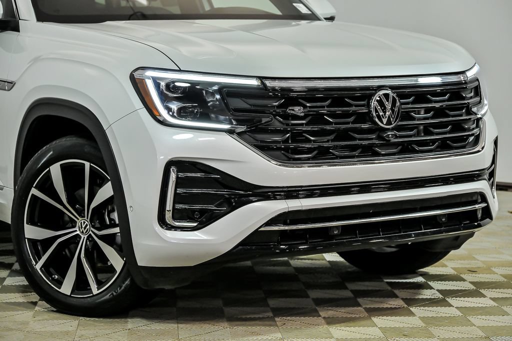 Certified 2025 Volkswagen Atlas Cross Sport SEL Premium R-Line AWD/4WD image 2