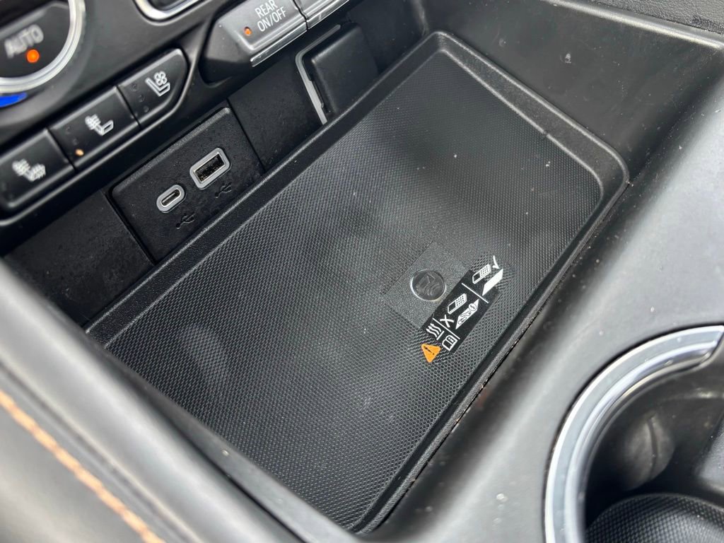 Used 2022 GMC Yukon AT4 w/ Technology Package image 33