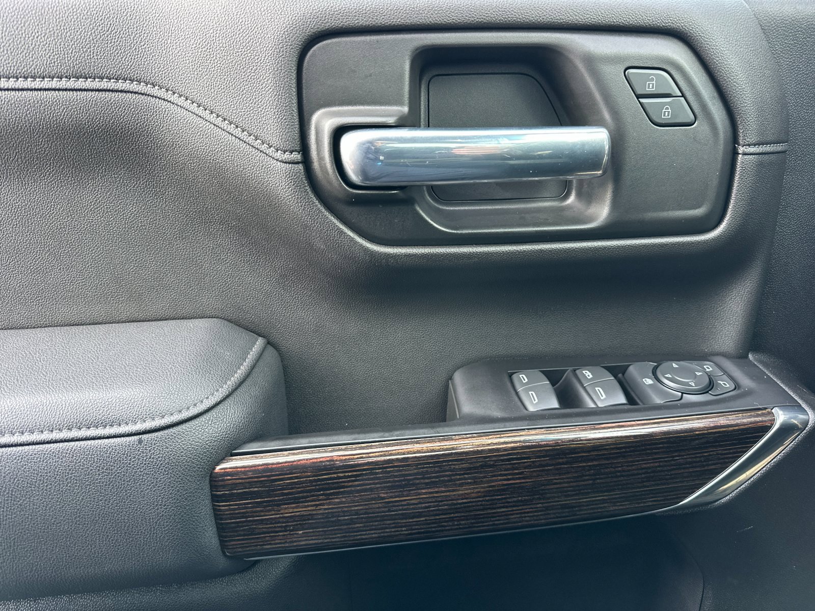 Used 2022 GMC Sierra 1500 Elevation w/ Driver Alert Package I image 11