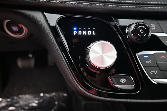 New 2027 Chrysler Pacifica Select FWD image 20