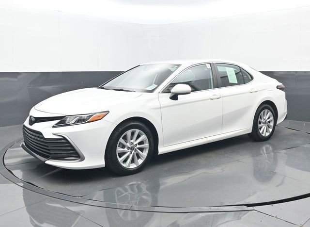 Used 2021 Toyota Camry LE image 24