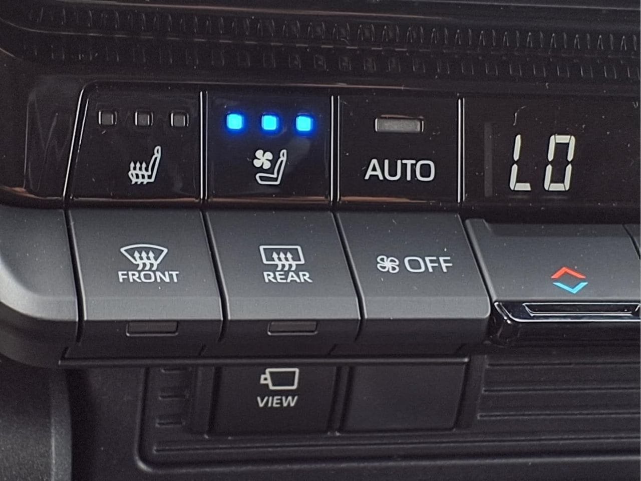 New 2027 Toyota Land Cruiser w/ Premium Package AWD/4WD image 16