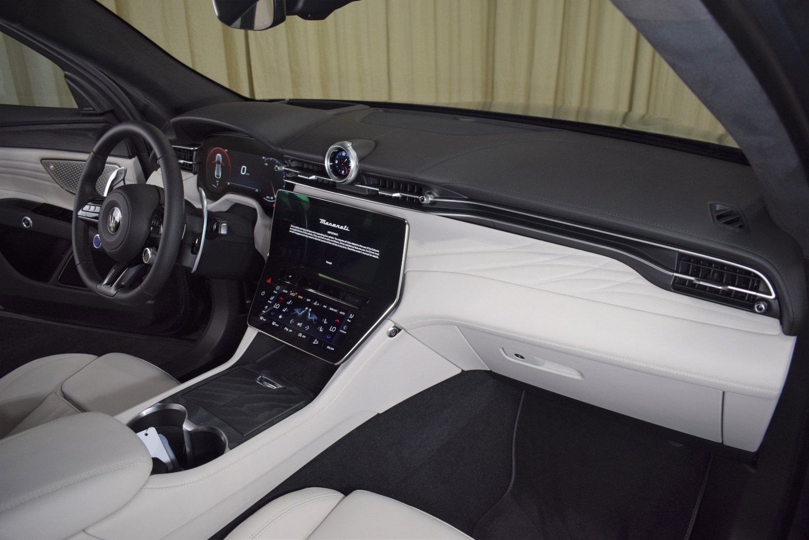 New 2024 Maserati Grecale GT image 27