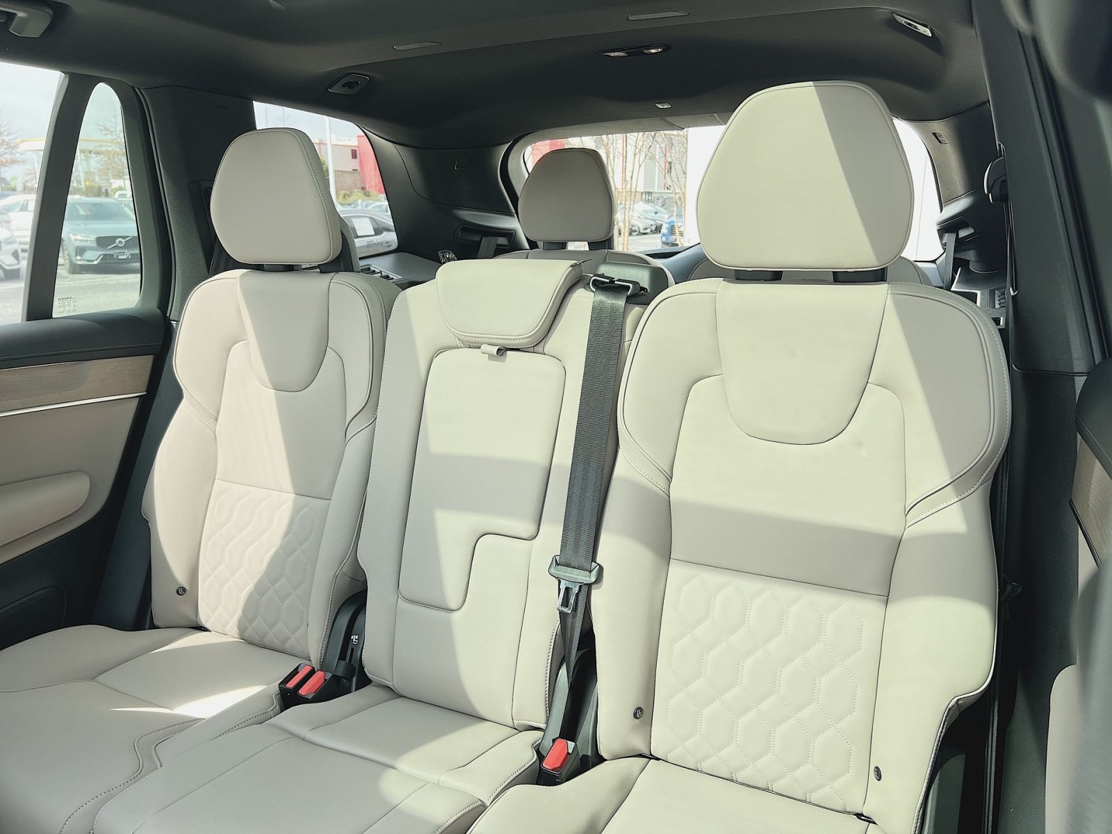 New 2026 Volvo XC90 T8 Plus w/ Protection Package Premier AWD/4WD image 33