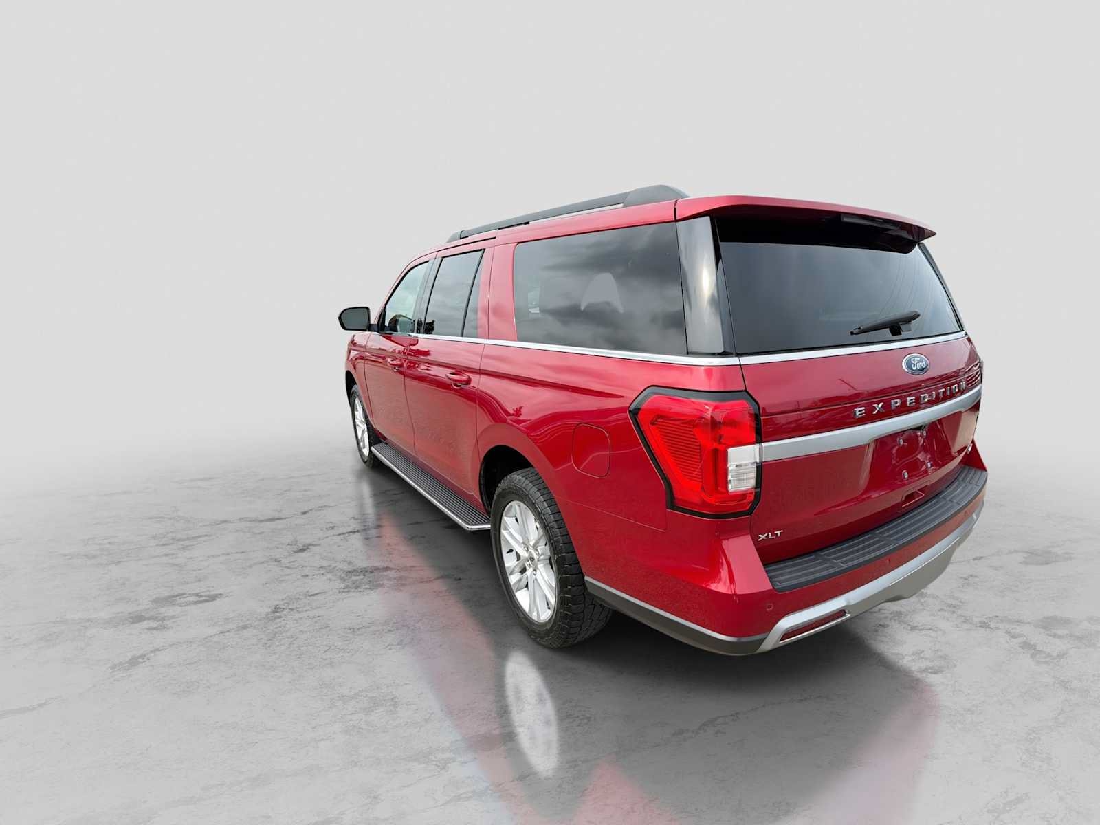 Used 2022 Ford Expedition Max XLT AWD/4WD image 4