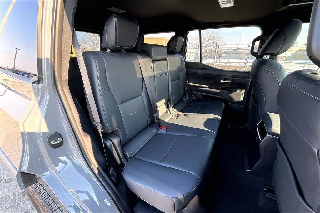 Used 2025 Lexus GX 550 w/ Cold Area Package AWD/4WD image 38