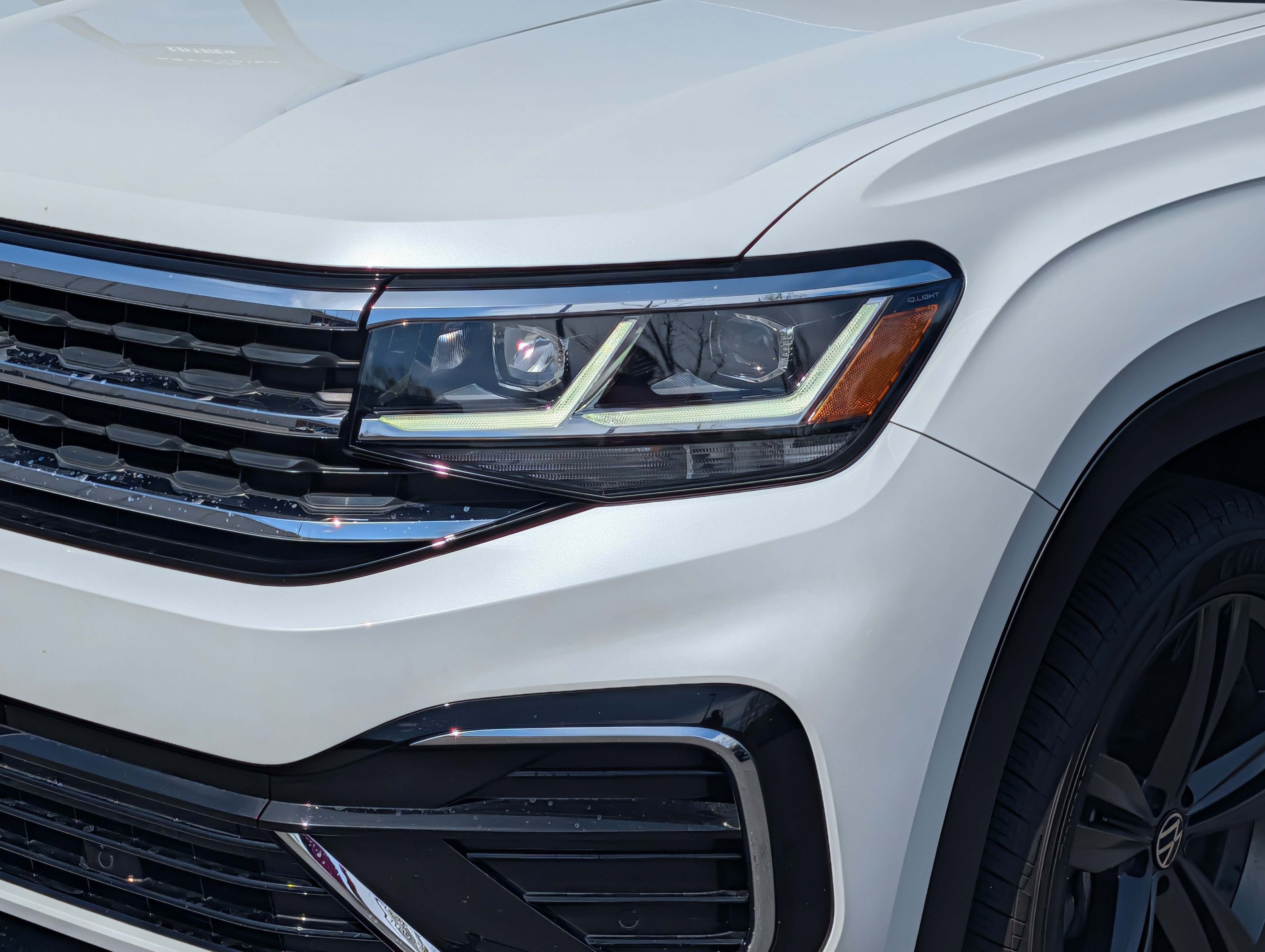 Used 2022 Volkswagen Atlas SEL R-Line AWD/4WD image 16