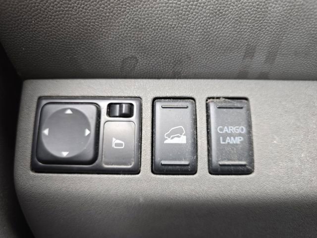 Used 2014 Nissan Frontier SV image 10