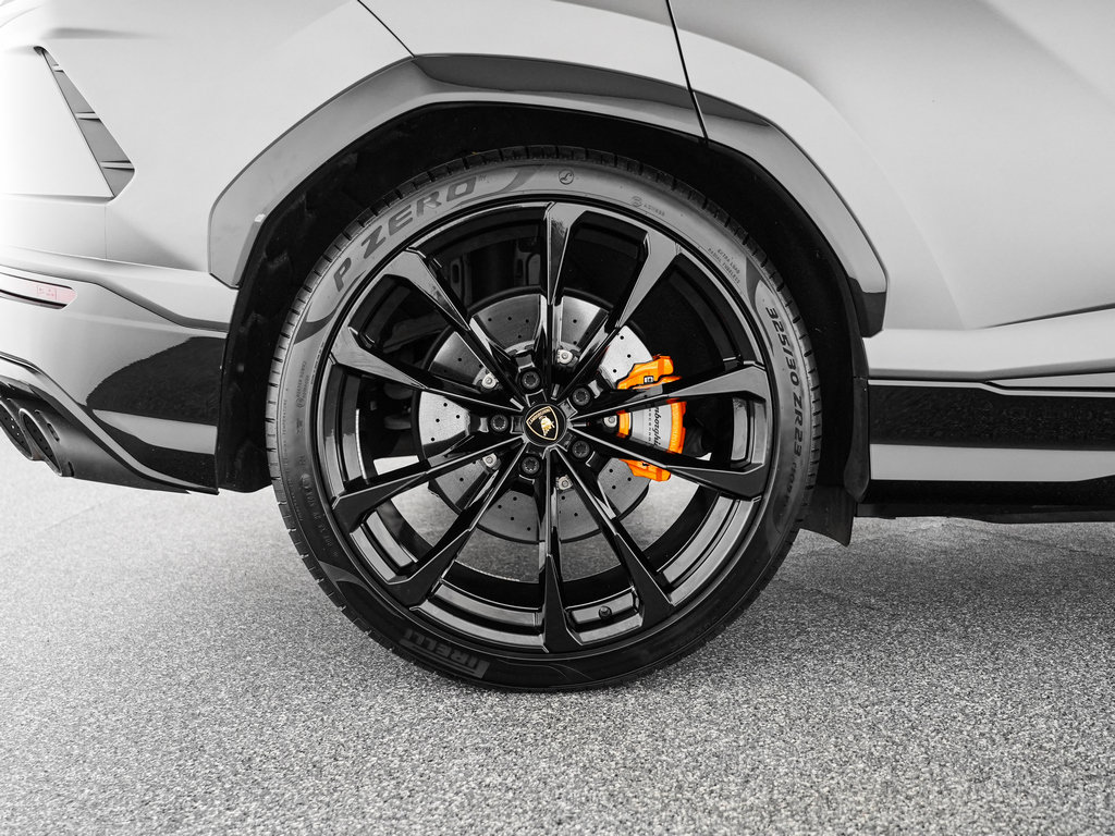 Used 2022 Lamborghini Urus AWD/4WD image 37