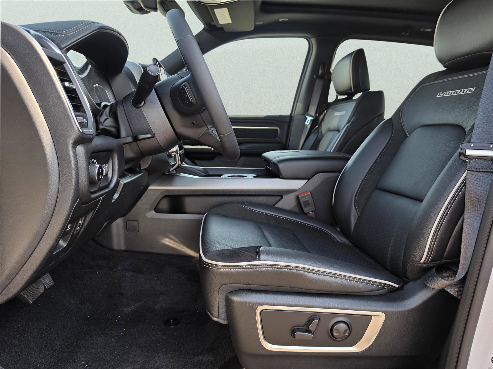 New 2026 RAM 1500 Laramie w/ Night Edition image 17