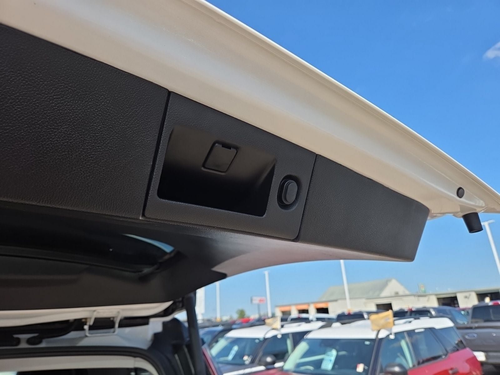Used 2020 Cadillac Escalade ESV Premium Luxury AWD/4WD image 15