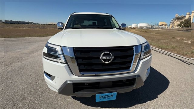 Used 2021 Nissan Armada Platinum image 3