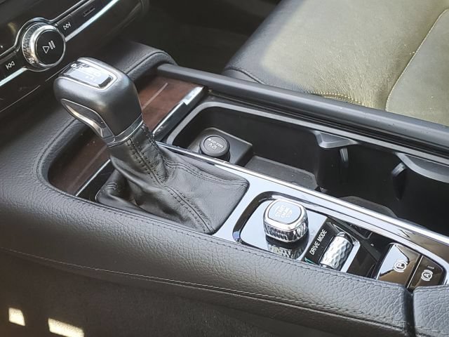 Used 2018 Volvo XC90 T5 Momentum w/ Convenience Package FWD image 21