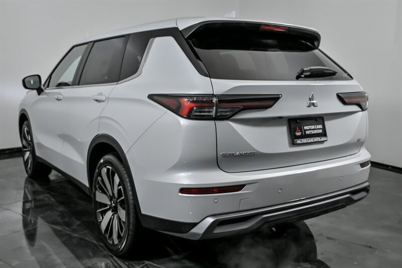 New 2026 Mitsubishi Outlander SE AWD/4WD image 7