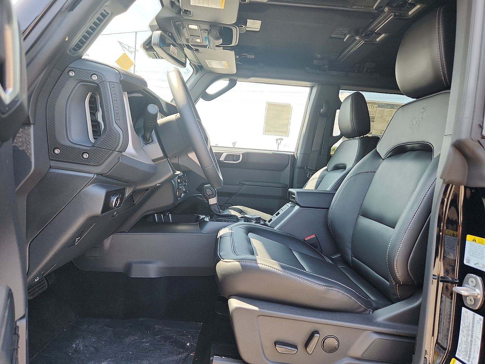 New 2026 Ford Bronco Outer Banks w/ Sasquatch Package AWD/4WD image 9