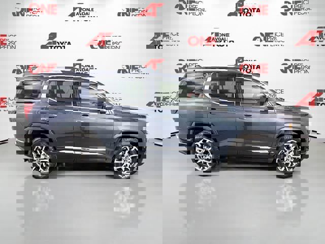 Used 2023 GMC Acadia Denali w/ Denali Ultimate Package image 8