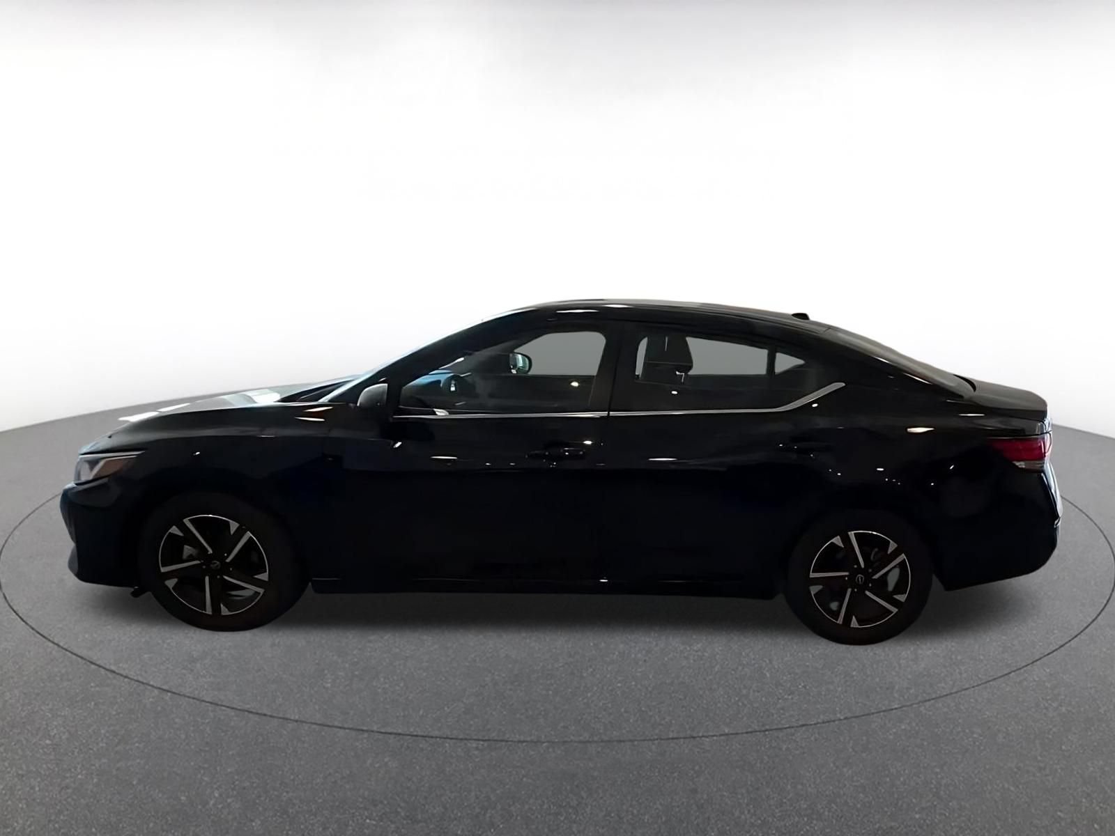 Used 2025 Nissan Sentra SV FWD image 5