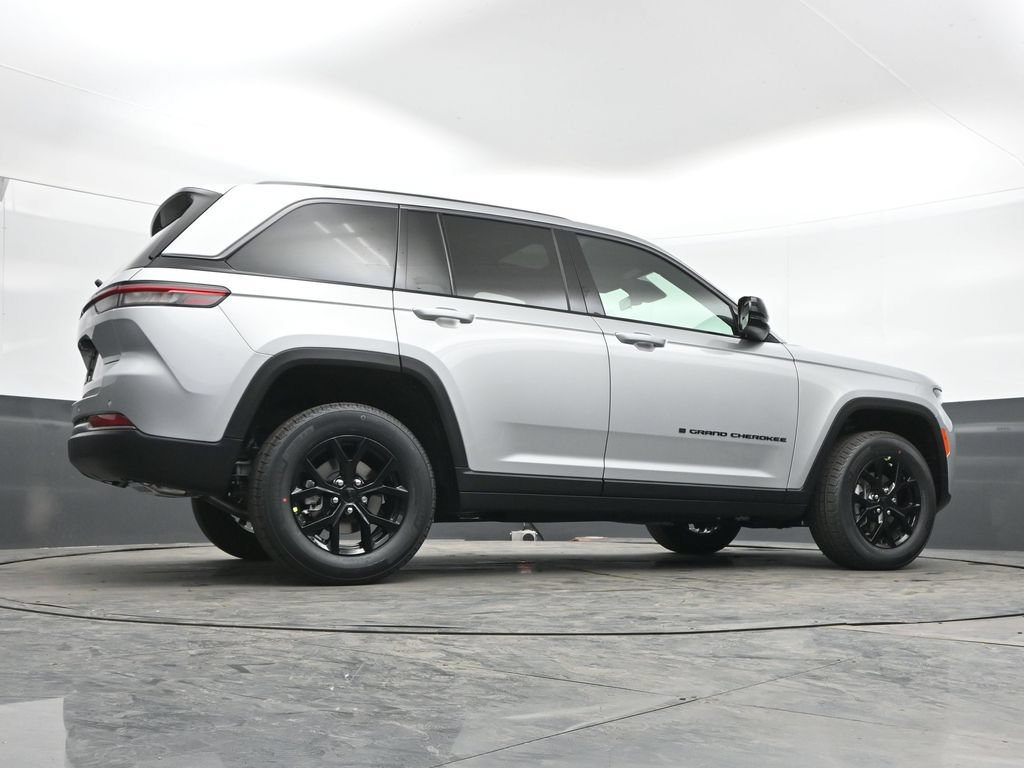 New 2026 Jeep Grand Cherokee Altitude AWD/4WD image 47