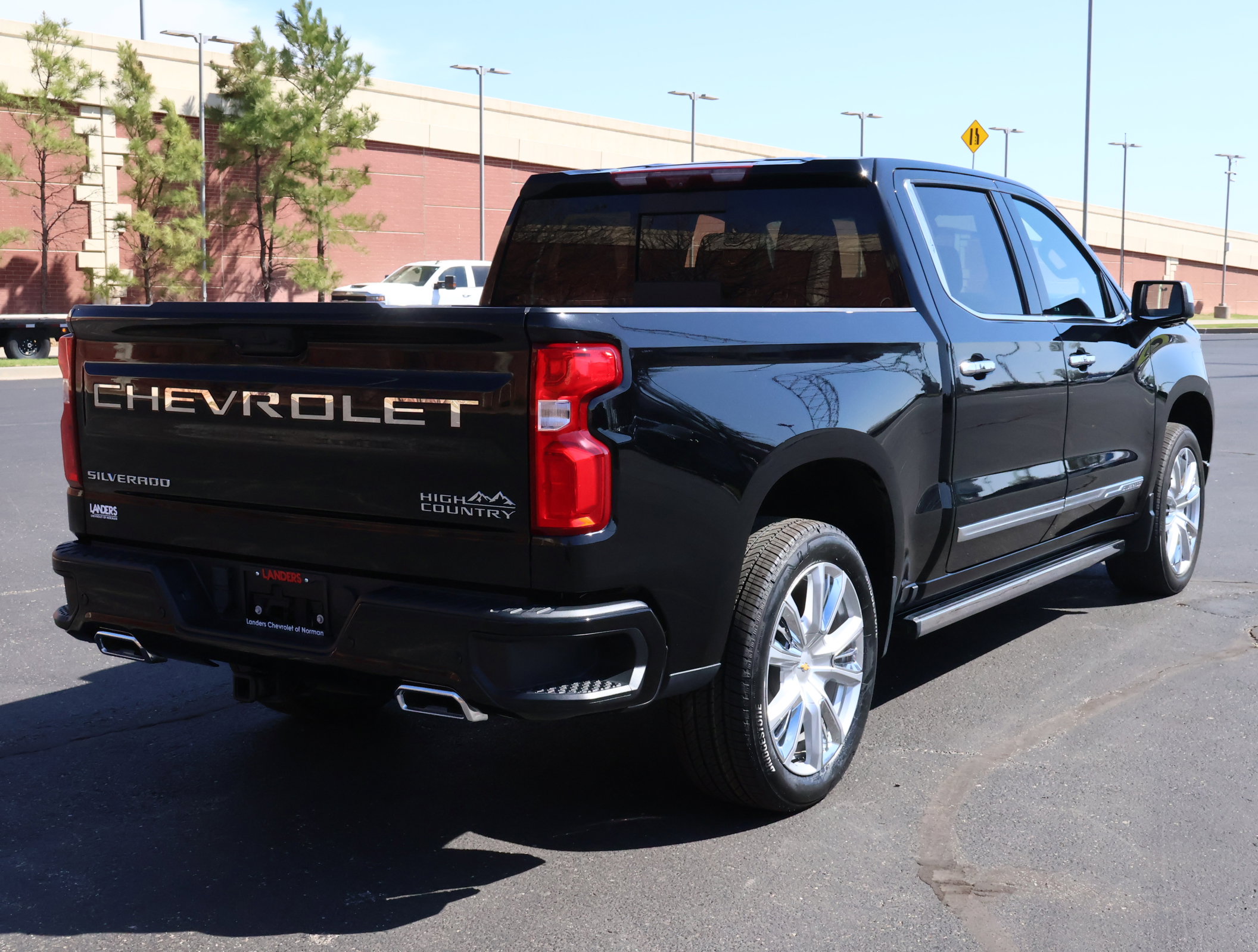 Used 2023 Chevrolet Silverado 1500 High Country w/ High Country Premium Package AWD/4WD image 36