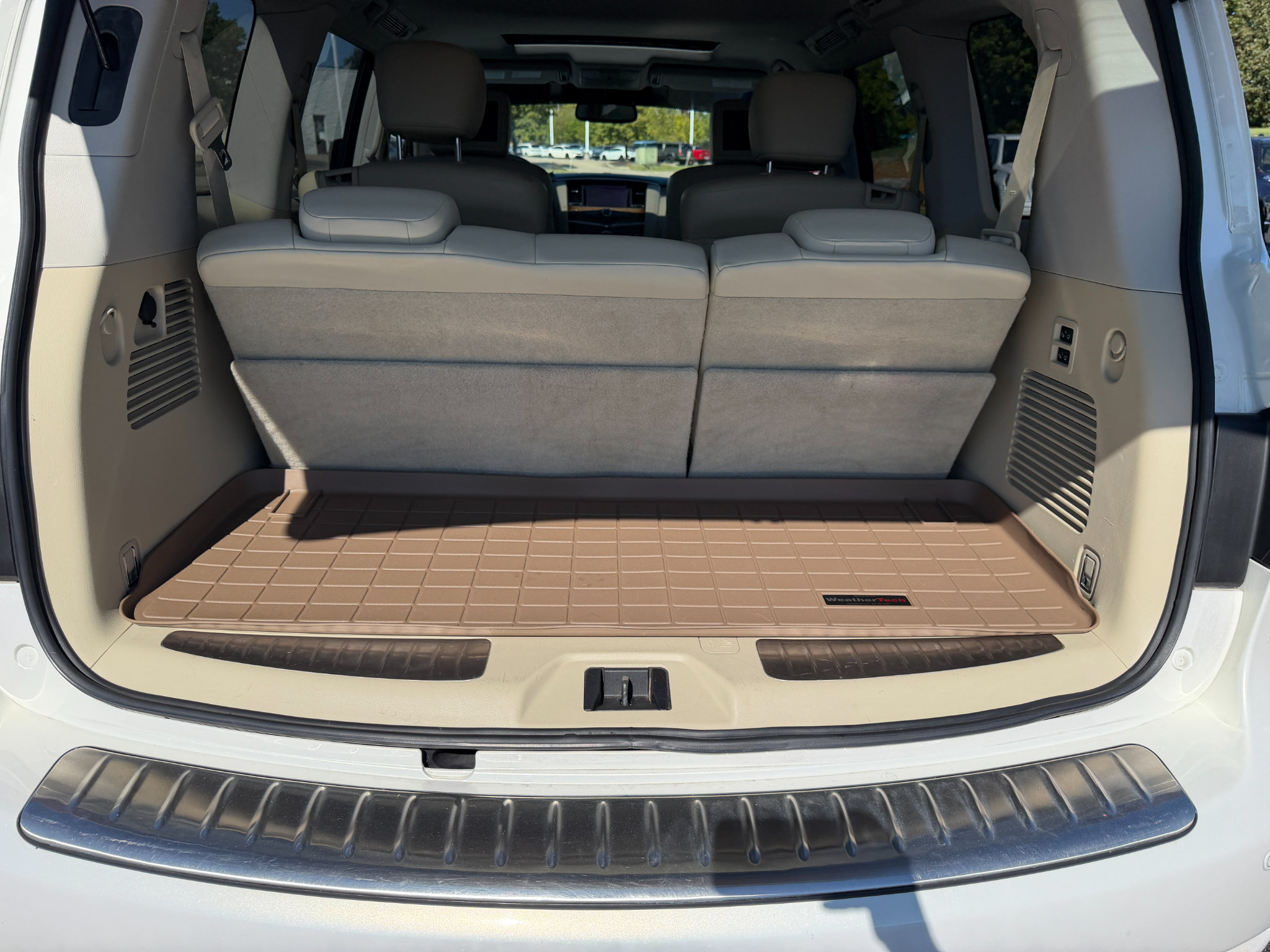 Used 2013 INFINITI QX56 4WD w/ Theater Pkg image 12