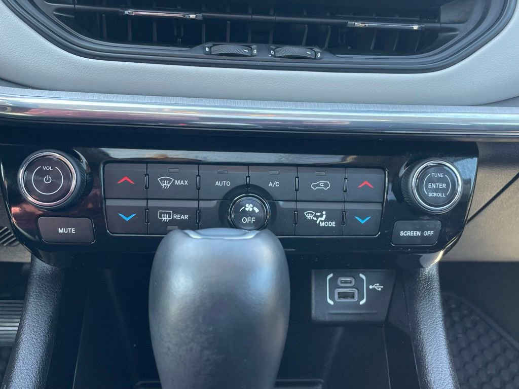 Certified 2022 Jeep Compass Limited w/ Sun and Sound Group image 43