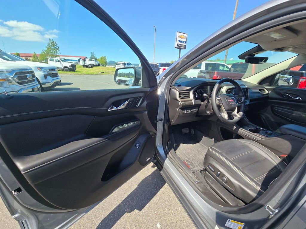 Used 2023 GMC Acadia Denali w/ Denali Ultimate Package AWD/4WD image 15
