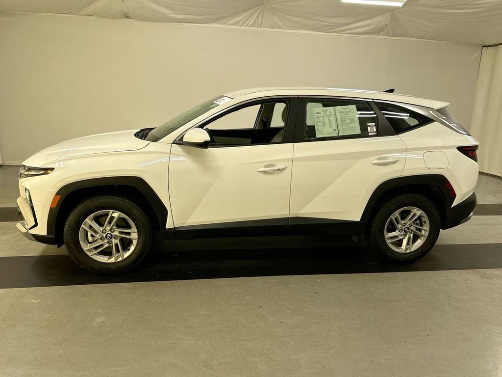 Used 2025 Hyundai Tucson SE image 6