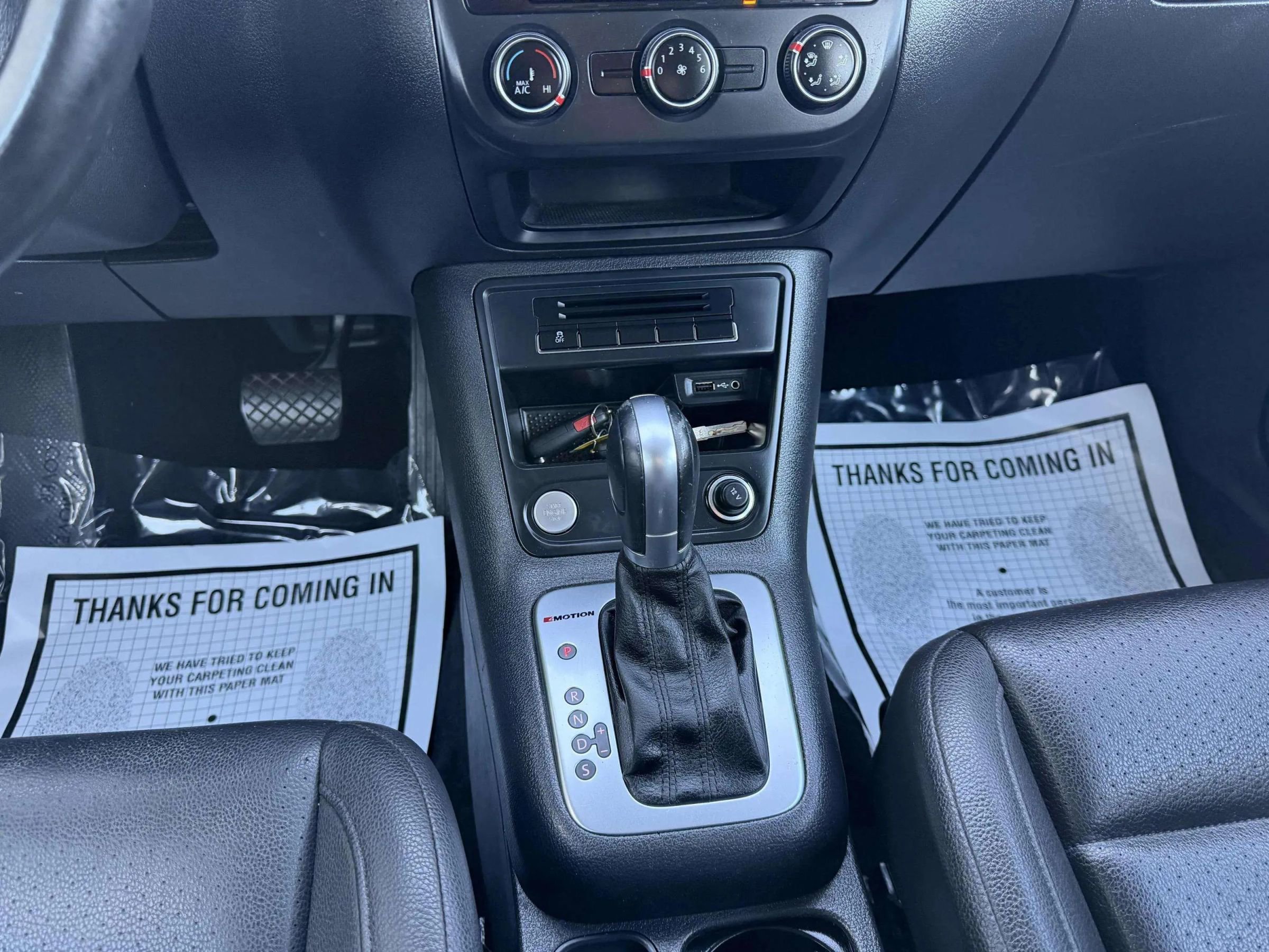 Used 2017 Volkswagen Tiguan S image 23