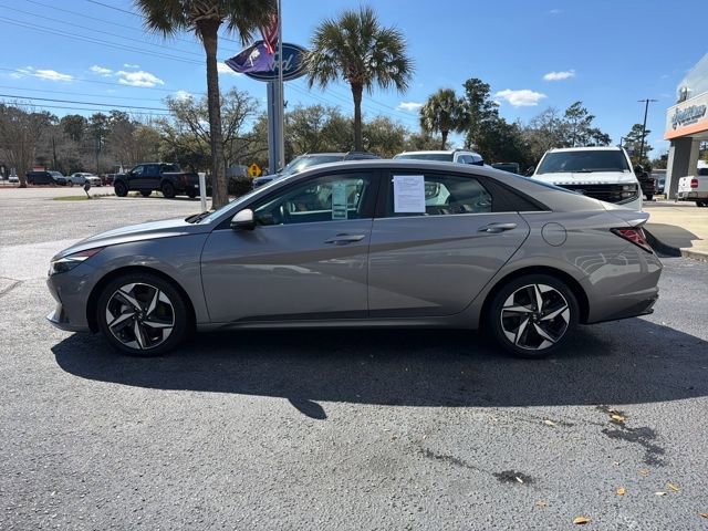 Used 2021 Hyundai Elantra Limited w/ Cargo Package image 5