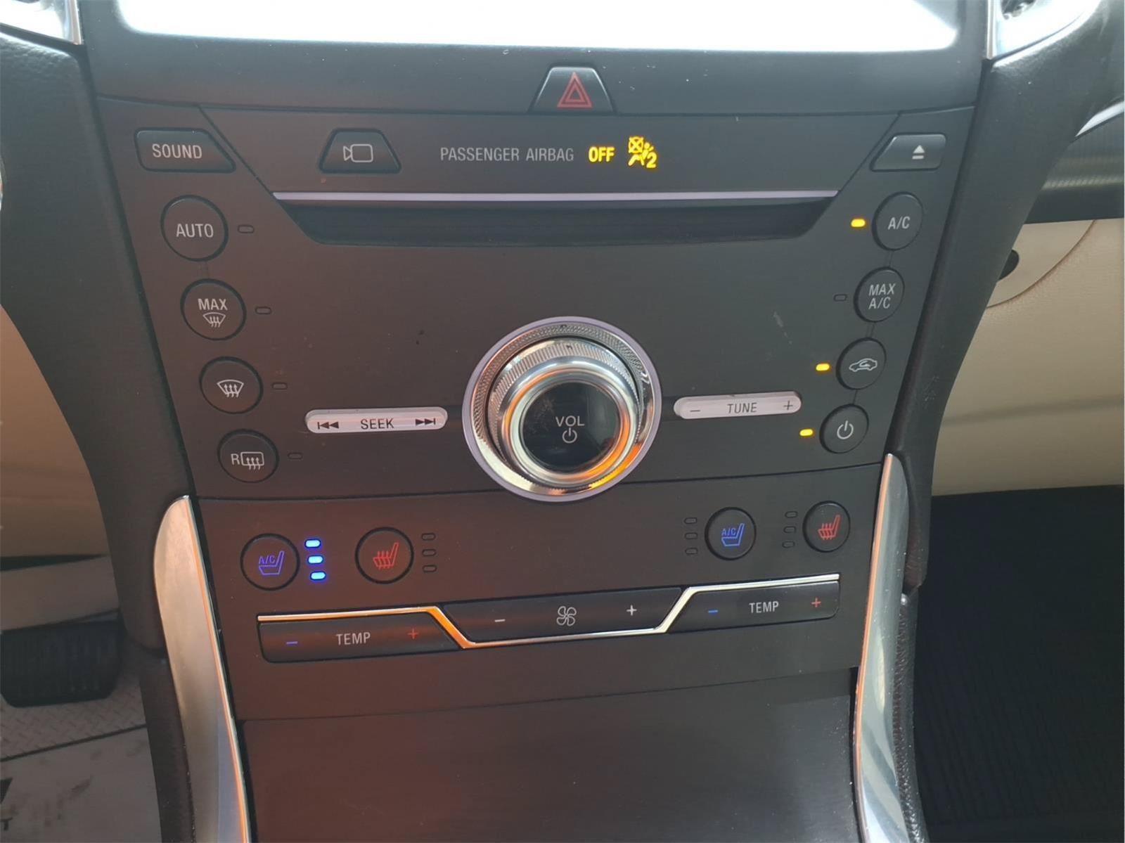 Used 2019 Ford Edge Titanium w/ Equipment Group 301A FWD image 23
