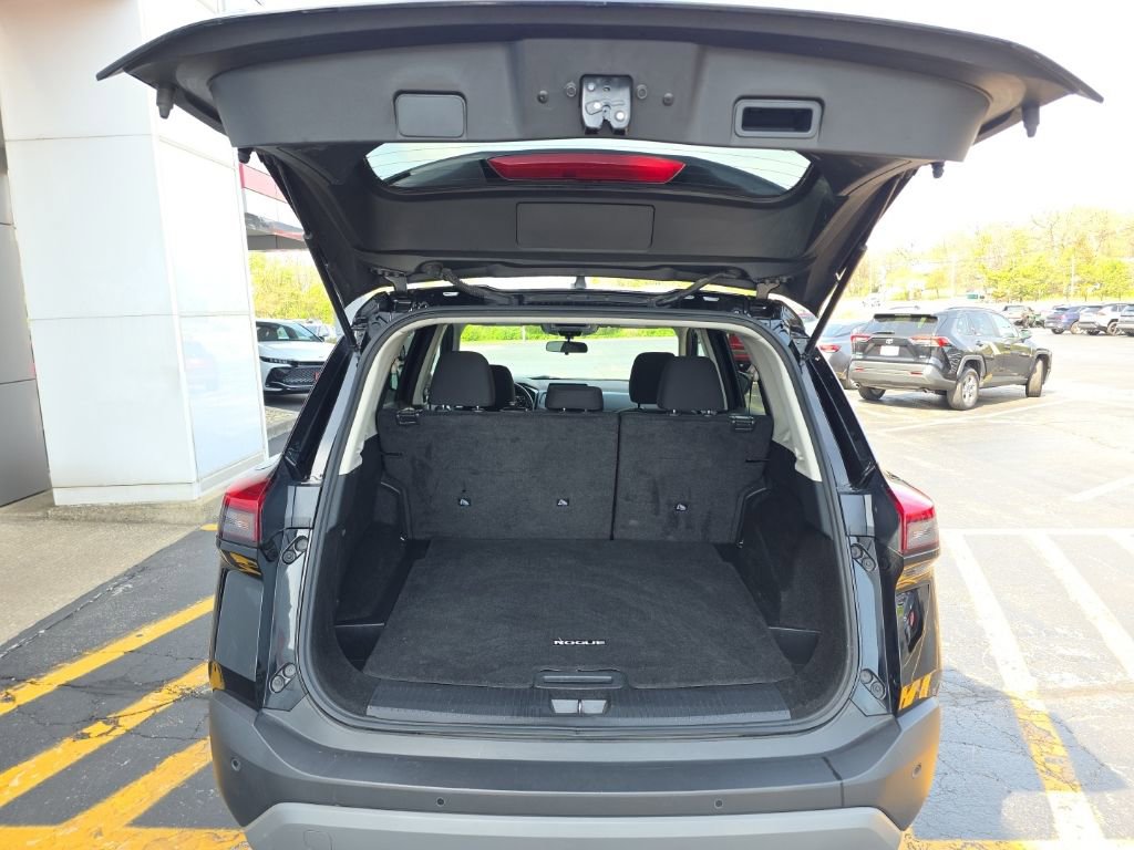 Used 2023 Nissan Rogue S AWD/4WD image 6